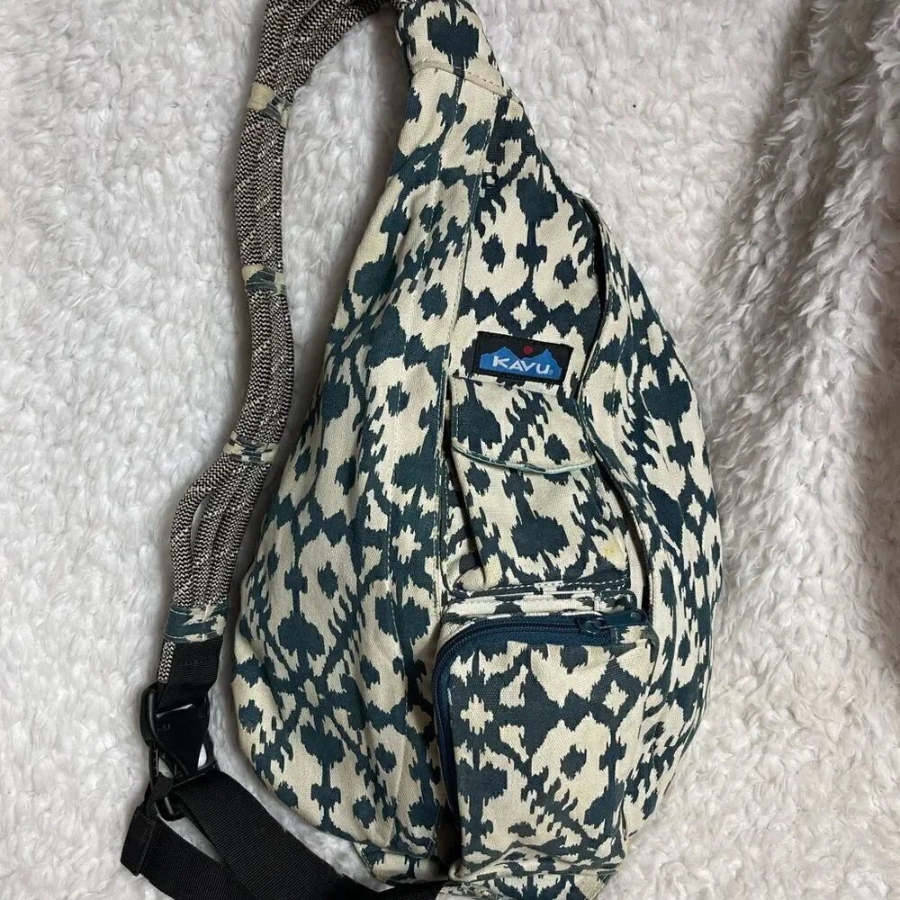 Kavu sling Rope Bag canvas beige and deep blue blot color padded stitch logo